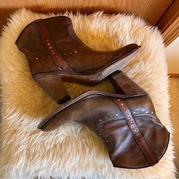 Frye Studded Brown Leather Ankle Booties Sz-8 - Picture 4 of 9